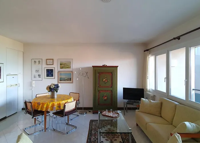 In With Maggiore Views Luino