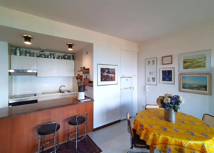 Daire In With Maggiore Views *