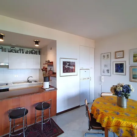 Apartman In With Maggiore Views *