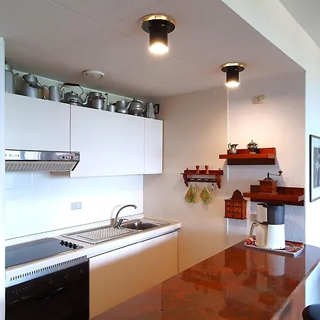 In With Maggiore Views *